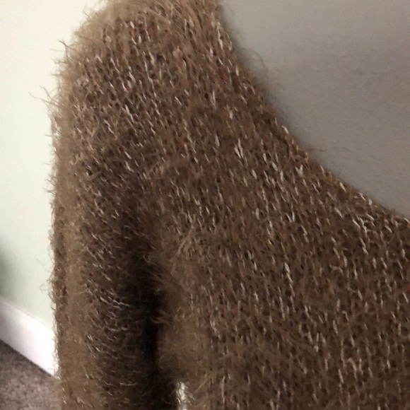 Ladies Fashionable oversized sweater or minidress - Picture 5 of 7